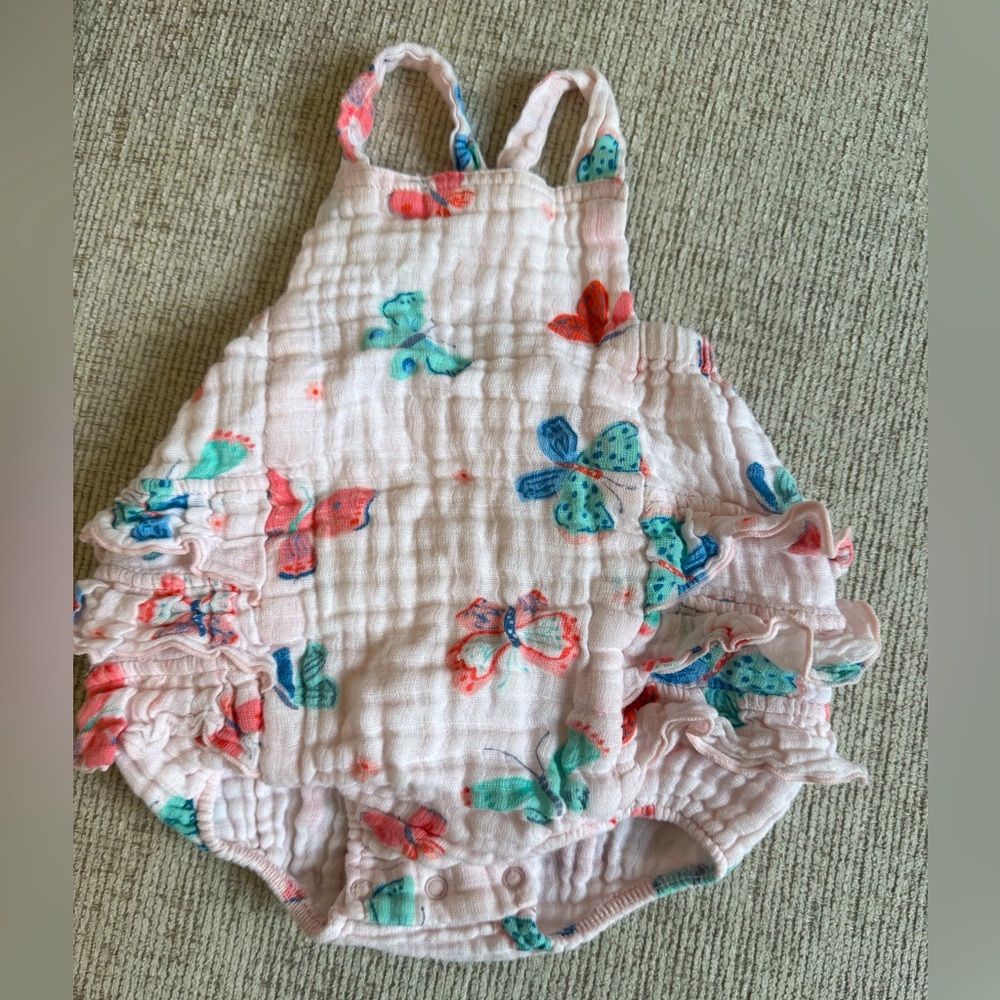 Angel Dear Butterfly Print baby Romper size 6-12 months gently used